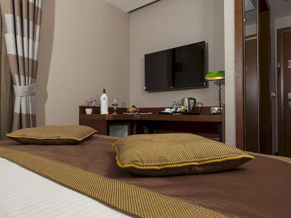 Manesol Boutique Galata Otel İstanbul 4*,